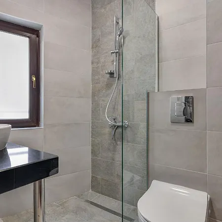 чудните мостове Gæstehus